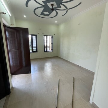 Room in 3 BHK Independent House at Aman Vihar – for Rent