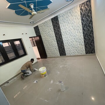 Room in 3 BHK Independent House at Aman Vihar – for Rent