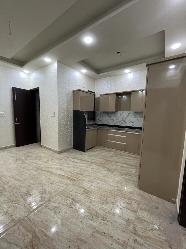 Kitchen, madhavpuram 3 Bedroom 120 Sq.Yd. Apartment In Madhavpuram Meerut 7883071