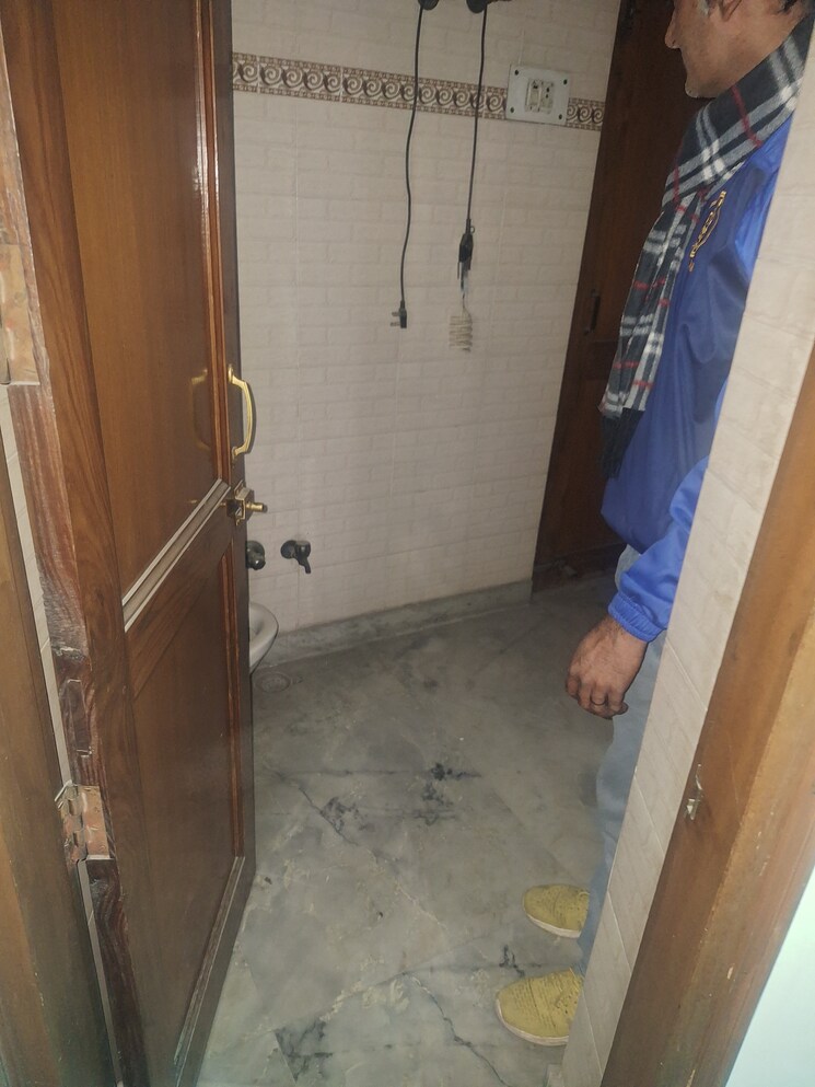 undefined, sector 16 4 Bedroom 250 Sq.Yd. Villa In Sector 16 Faridabad 7882988