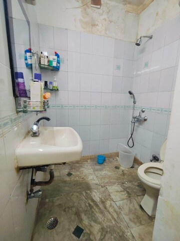 Bathroom in 3 BHK Builder Floor at Ardee City, Sector 52 – for Sale