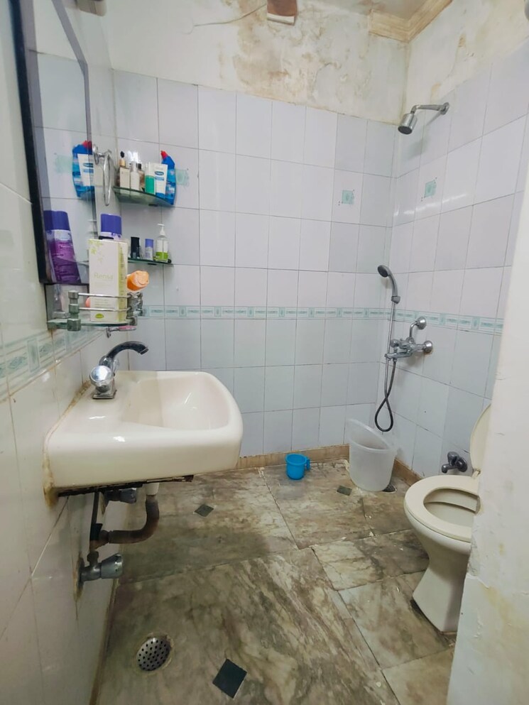 Bathroom, ardee-city 3 Bedroom 295 Sq.Ft. Builder Floor In Sector 52 Gurgaon 7883064