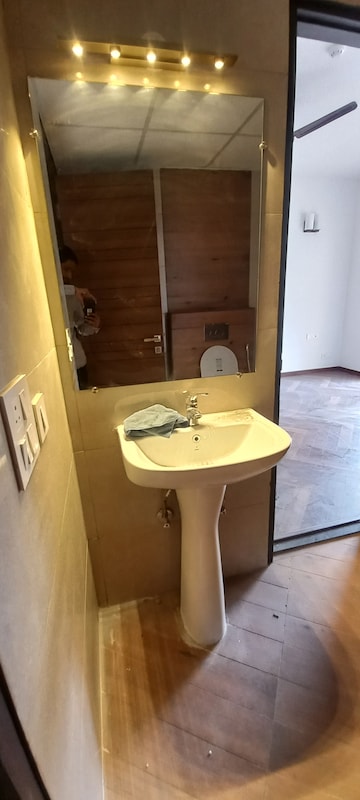 Furnished Amenities in 3 BHK Apartment at ACE Parkway, Sector 150 – for Rent