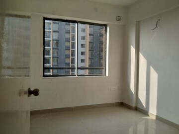 Room in 3 BHK Apartment at Godrej Seven, Joka – for Sale