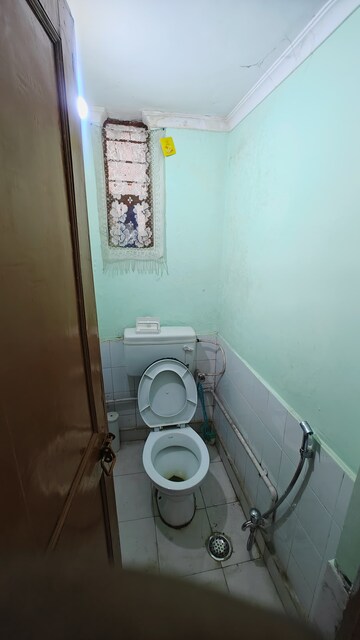 Bathroom in 1 BHK Apartment at Sector 14 Dwarka – for Rent