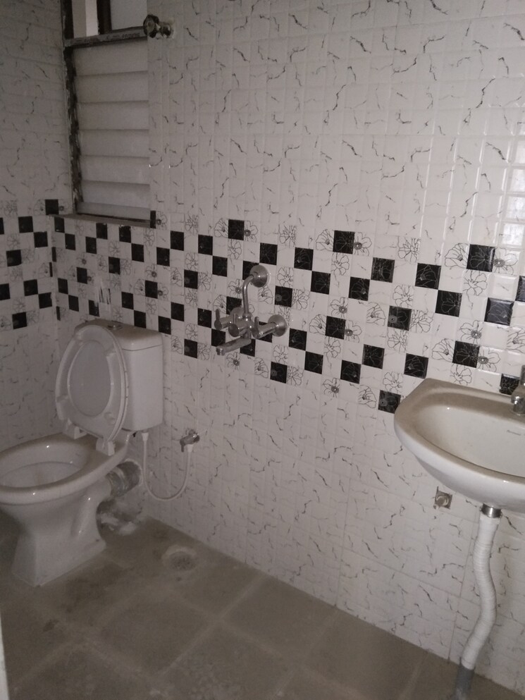 Bathroom, godrej-seven 3 Bedroom 1356 Sq.Ft. Apartment In Joka Kolkata 7883223