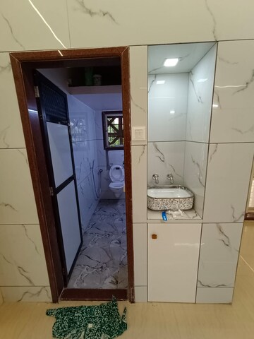 Bathroom in 3 BHK Builder Floor at Sector 57 – for Rent