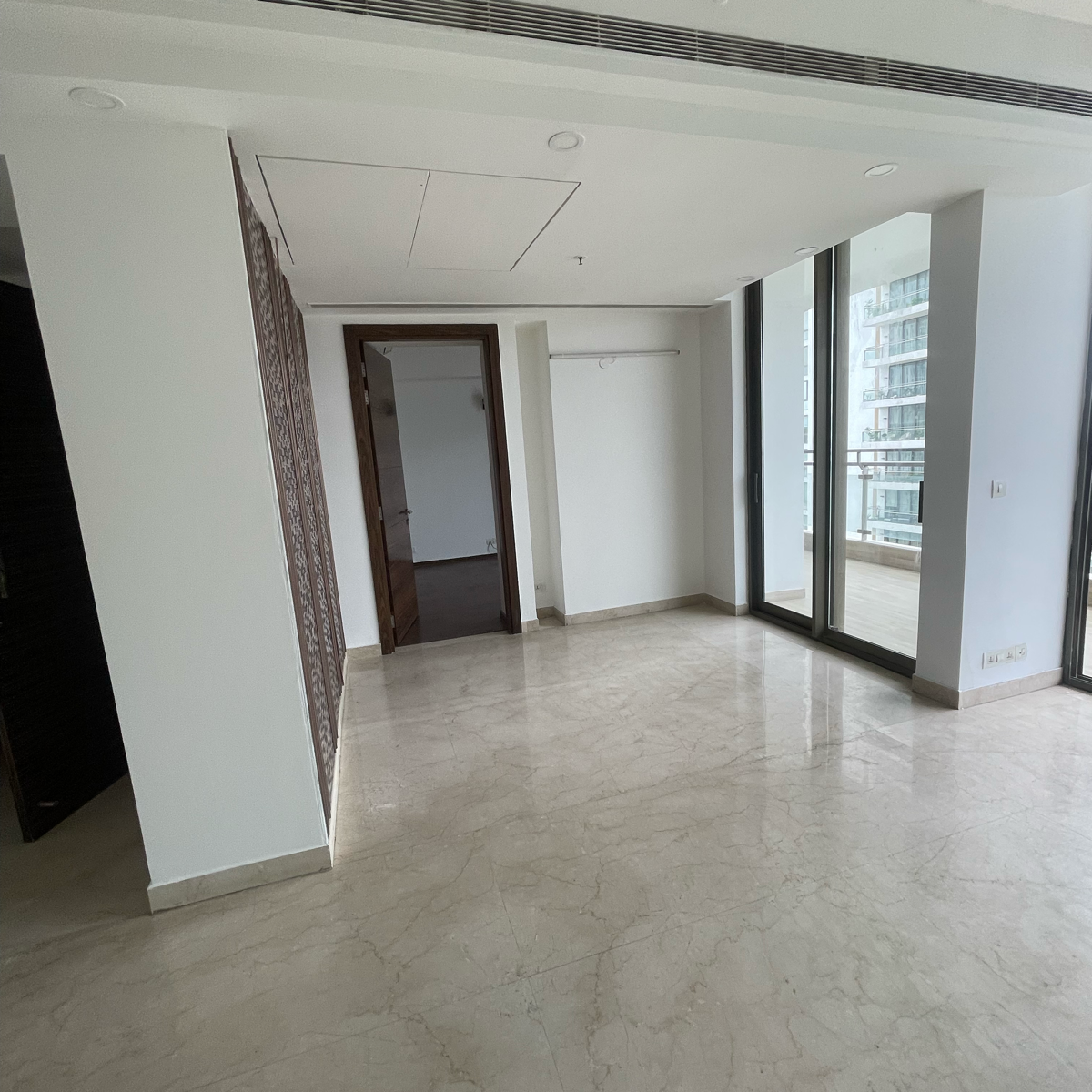 3.5 BHK + Servant Room 2150 Sq.Ft. Apartment in Paras Irene