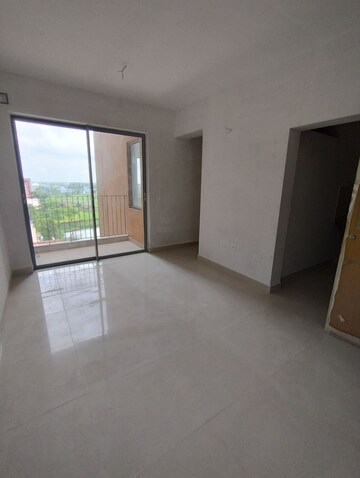 Room in 2 BHK Apartment at Godrej Seven, Joka – for Sale