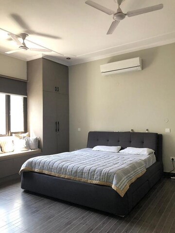 Bedroom in 4 BHK Villa at Sector 28 – for Rent