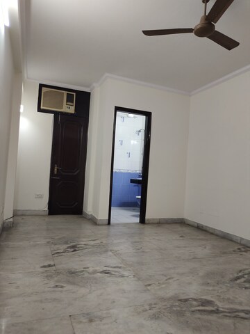 Furnished Amenities in 3 BHK Builder Floor at Greater Kailash I – for Rent