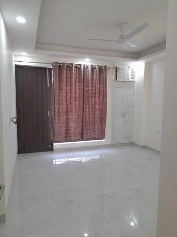 2 BHK Apartment For Rent in OP Floridaa, Sector 82