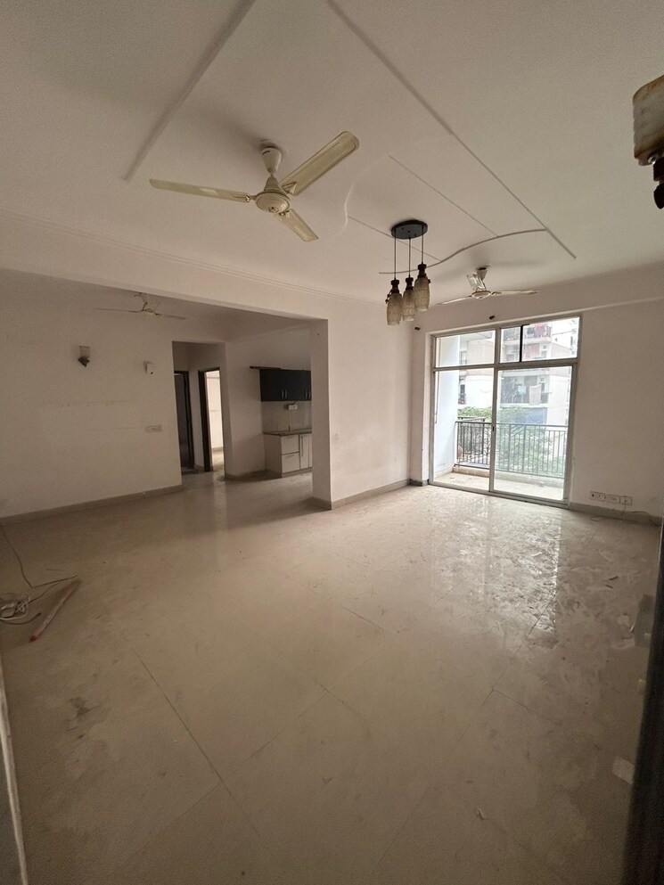 Living Room, skytech-matrott 3 Bedroom 1860 Sq.Ft. Apartment In Sector 76 Noida 7883567