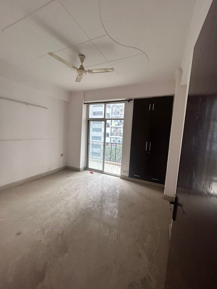 Living Room, skytech-matrott 3 Bedroom 1860 Sq.Ft. Apartment In Sector 76 Noida 7883567