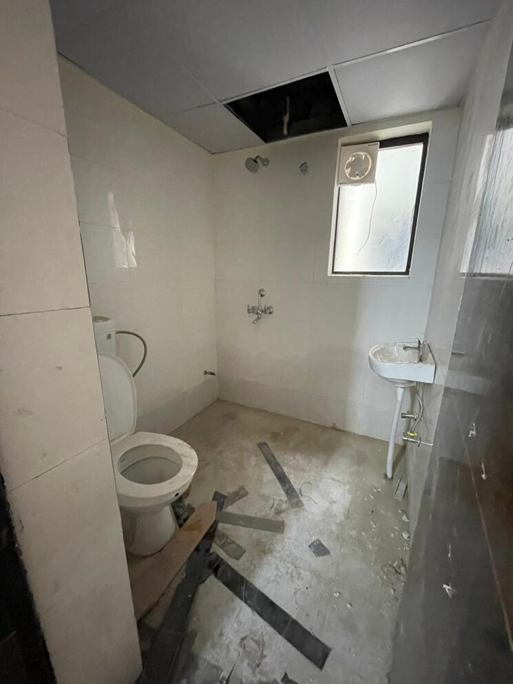 Bathroom, amolik-sankalp 3 Bedroom 851 Sq.Ft. Apartment In Sector 85 Faridabad 7883763