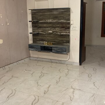 Room in 3 BHK Apartment at Malwa Escon Arena, International Airport Road – for Rent