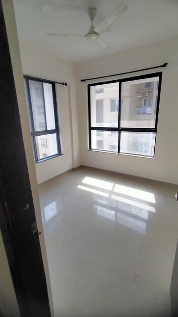 Room in 2 BHK Apartment at Lulla Nagar – for Rent