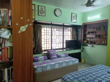 Room in 3 BHK Apartment at Prabhadevi – for Sale