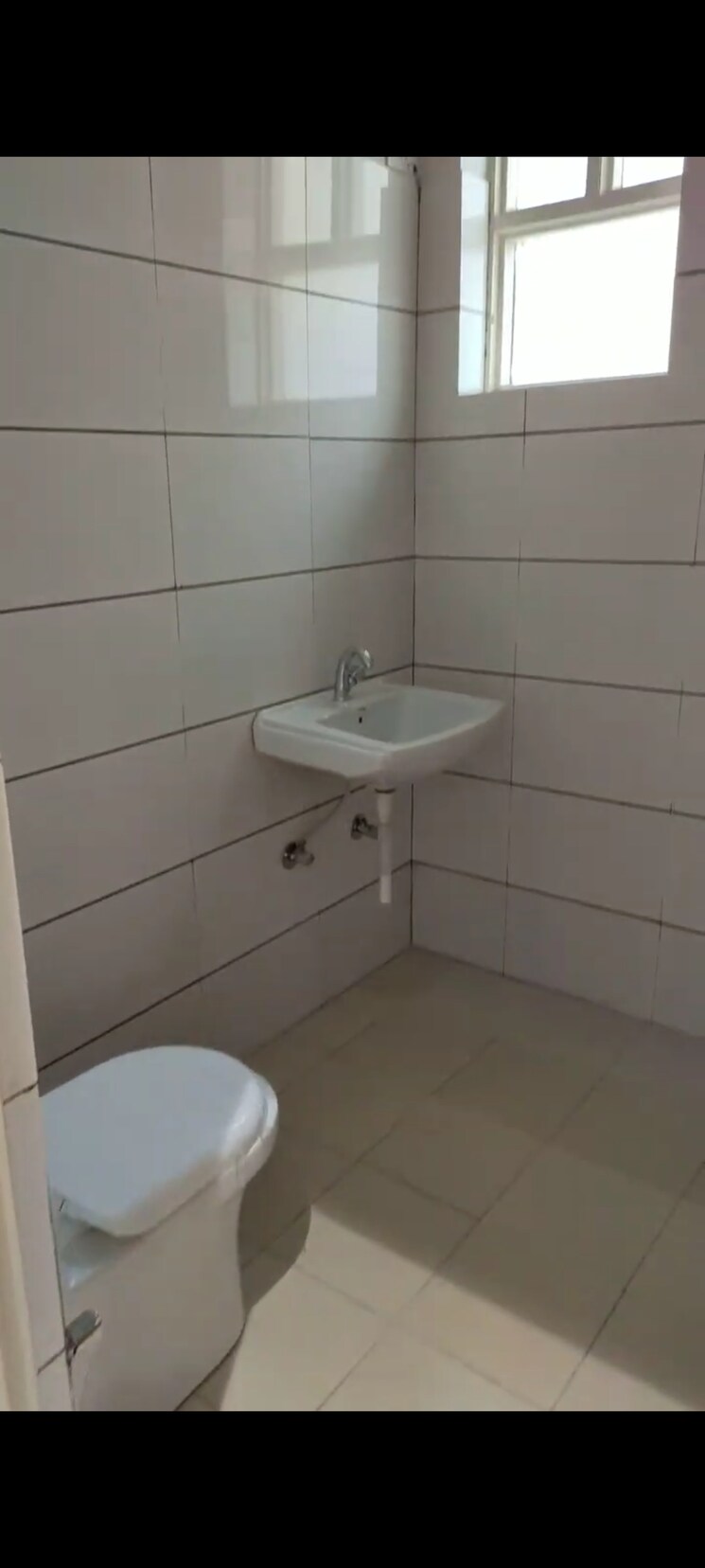 Bathroom, amolik-sankalp 3 Bedroom 851 Sq.Ft. Apartment In Sector 85 Faridabad 7883836