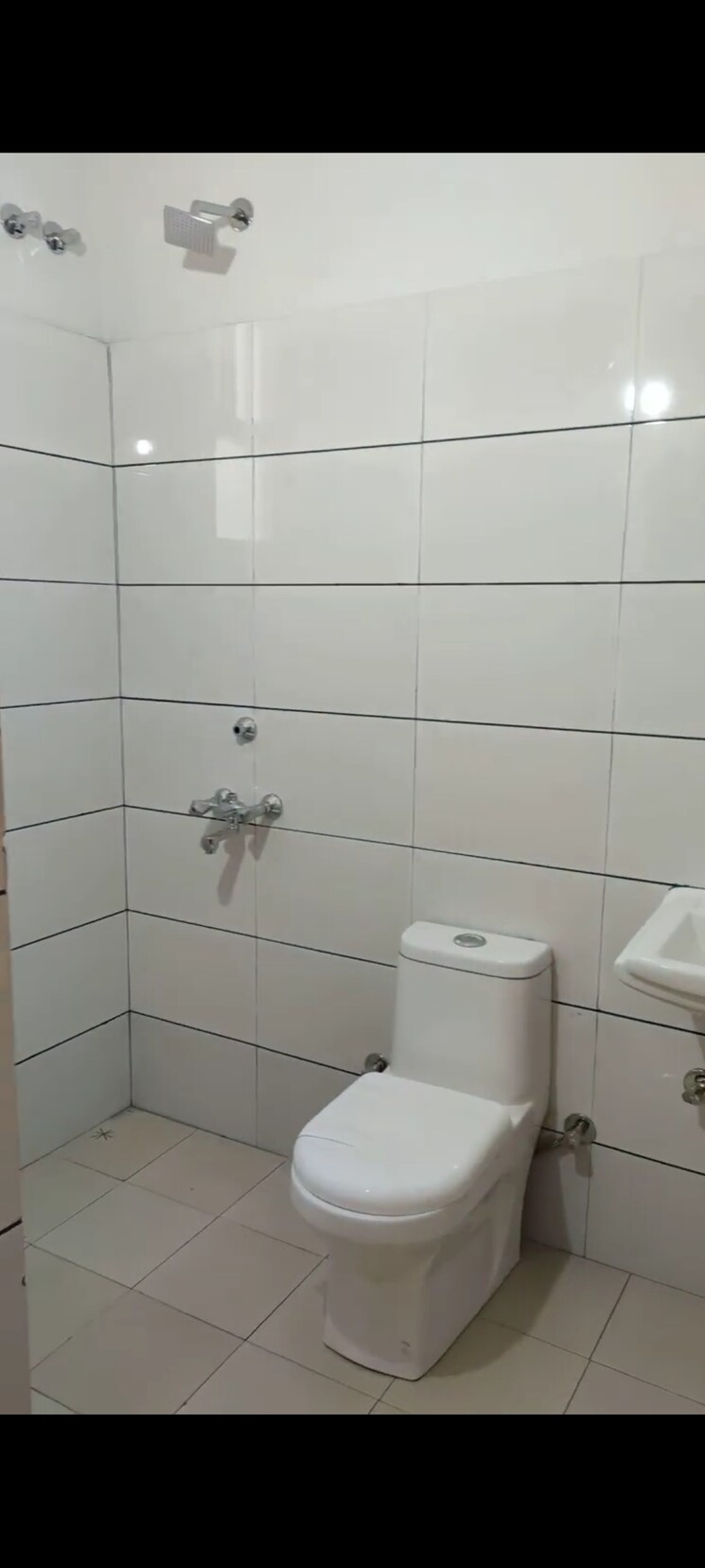 Bathroom, amolik-sankalp 3 Bedroom 851 Sq.Ft. Apartment In Sector 85 Faridabad 7883836