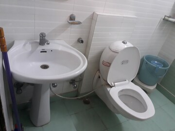 Bathroom in 1 BHK Builder Floor at Kailash Hills – for Rent