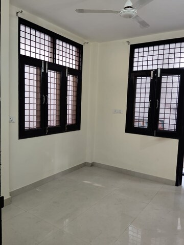 Room in 2 BHK Apartment at Kalkaji – for Rent
