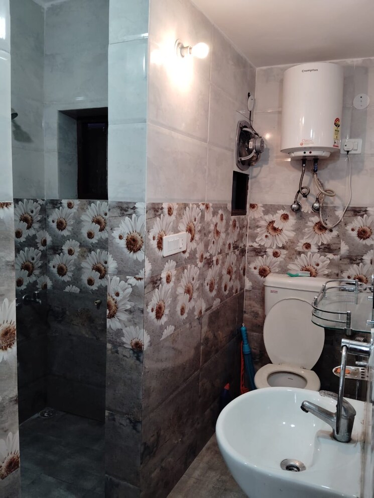 Bathroom, kalkaji 2 Bedroom 1200 Sq.Ft. Apartment In Kalkaji Delhi 7883884