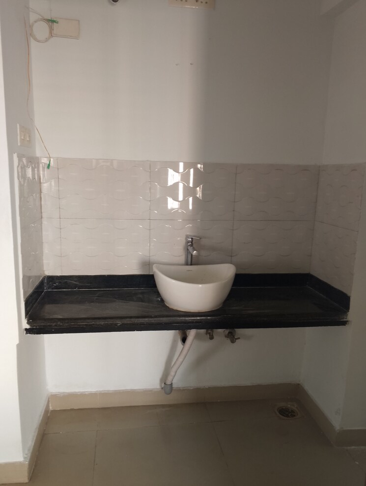 Bathroom, miami-apartment 2 Bedroom 850 Sq.Ft. Builder Floor In Dhayari Pune 7883900