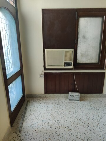 Room in 2 BHK Builder Floor at Greater Kailash ii – for Rent