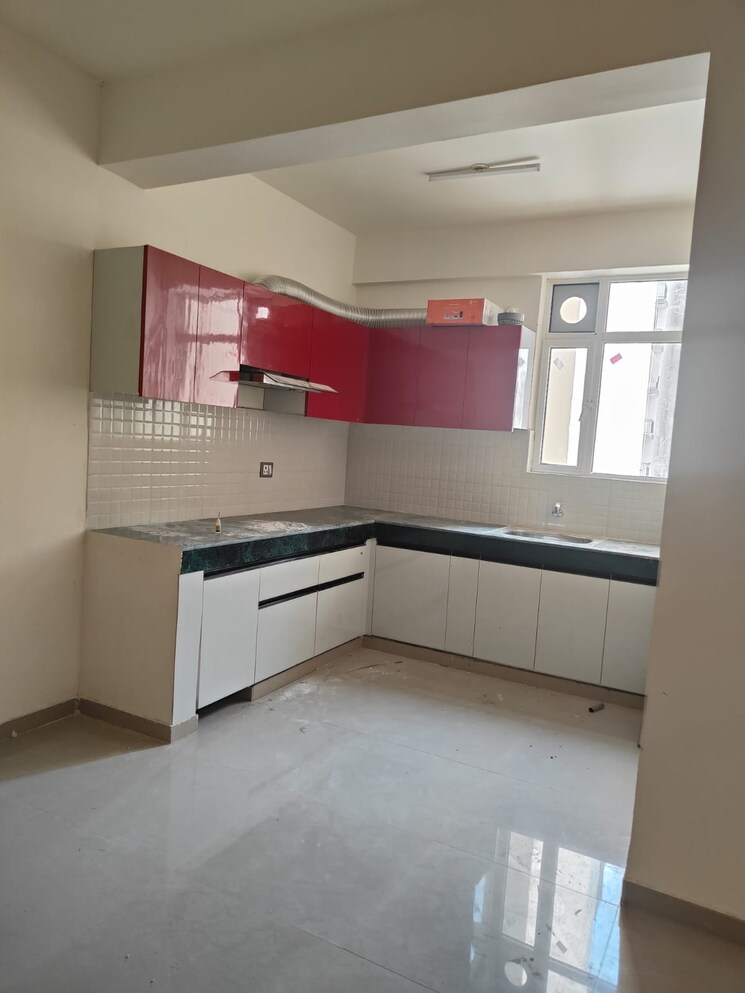 Kitchen, rof-aalayas-phase-2 3 Bedroom 864 Sq.Ft. Apartment In Sector 102 Gurgaon 7883927