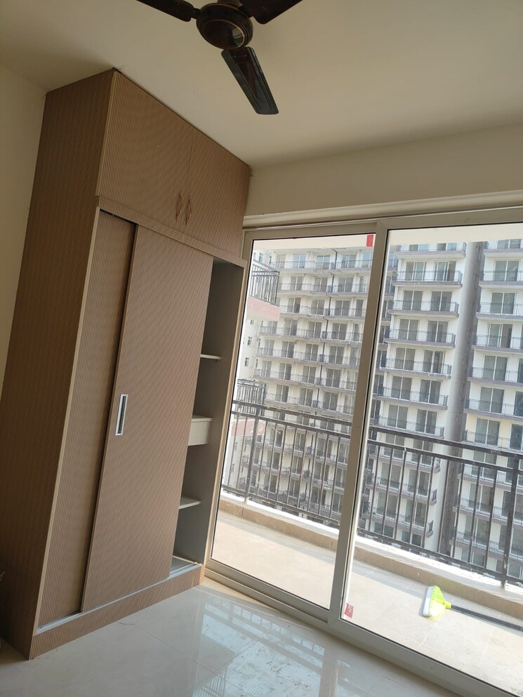 Balcony, rof-aalayas-phase-2 3 Bedroom 864 Sq.Ft. Apartment In Sector 102 Gurgaon 7883927