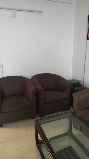 Furnished Amenities in 2 BHK Apartment at Signature Global Synera, Sector 81 – for Rent