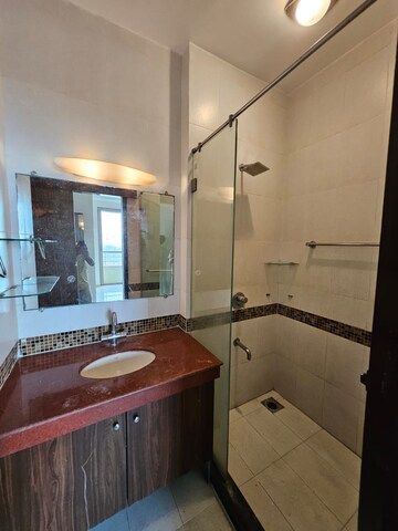Attached Bathroom in 5 BHK Apartment at Oberoi Realty Splendor, Jogeshwari East – for Rent
