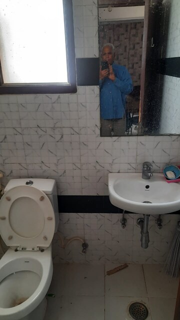 Bathroom in 1 BHK Apartment at Lower Parel – for Rent
