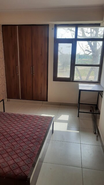 Room in 1 BHK Apartment at Lower Parel – for Rent