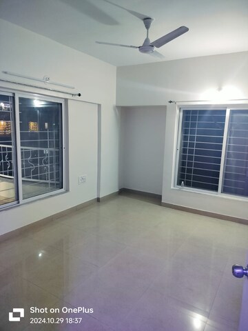 Room in 3 BHK Apartment at Kumar Sophronia, Kalyani Nagar – for Rent