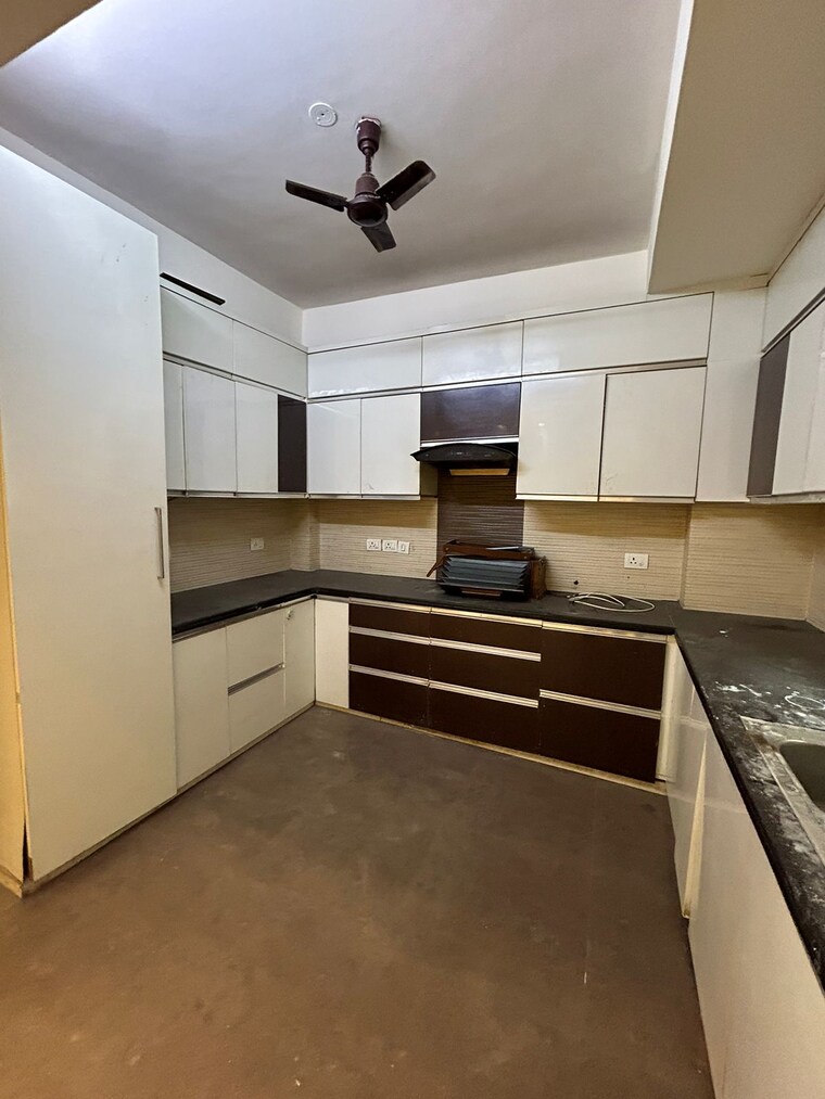 Kitchen, rps-savana 4 Bedroom 2360 Sq.Ft. Apartment In Sector 88 Faridabad 7884362
