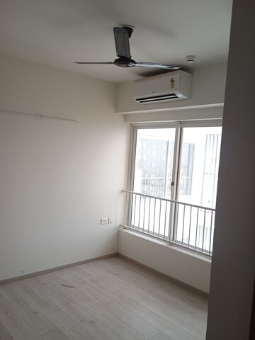 Room in 3 BHK Apartment at Shapoorji Pallonji Joyville Gurgaon, Sector 102 – for Rent