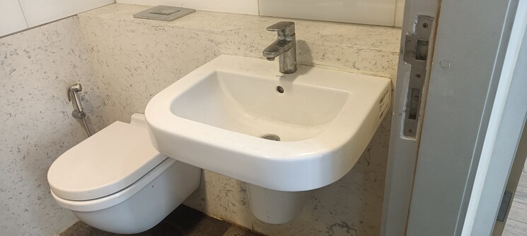 Bathroom, shantiniketan-apartments-matunga 3 Bedroom 935 Sq.Ft. Apartment In Matunga East Mumbai 7884561