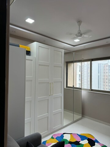 Room in 1 BHK Apartment at Lodha Vivant, Ghodbunder Road – for Sale