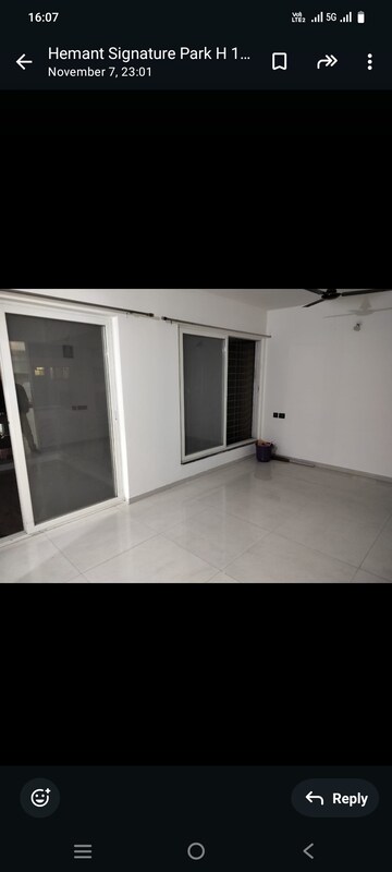 Room in 2 BHK Apartment at Shree Signature Park, Wakad – for Rent