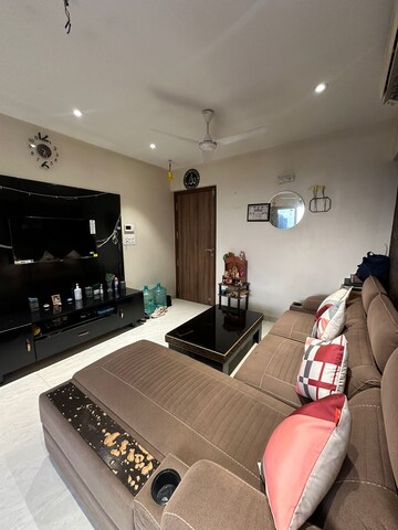 Master Bedroom in 2.5 BHK Apartment at Oberoi Springs, Andheri West – for Sale