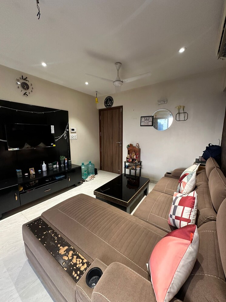 Master Bedroom, oberoi-springs 2.5 Bedroom 1010 Sq.Ft. Apartment In Andheri West Mumbai 7884755