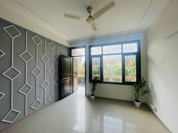 Bedroom in 3.5 BHK Apartment at DLF Regency Park II, Sector 27 – for Rent