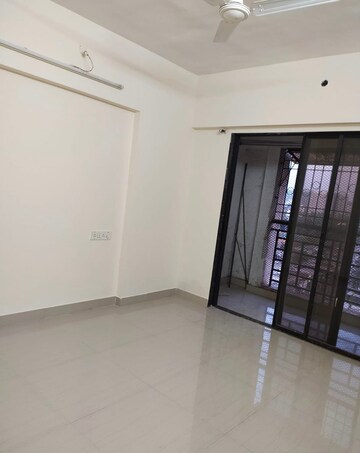 Room in 2 BHK Apartment at Godrej Central, Chembur – for Rent