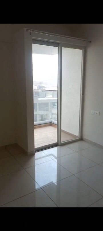 Room in 3 BHK Apartment at Vilas Javdekar Yashone Wakad Central, Wakad – for Rent