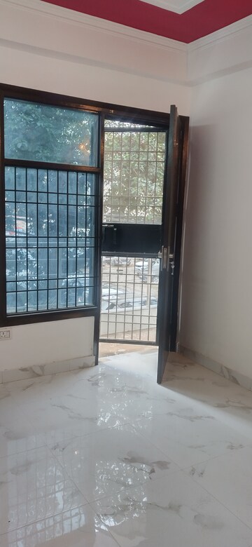Room in 3 BHK Builder Floor at Chattarpur – for Sale