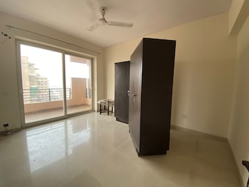 Room in 3 BHK Apartment at Puri Pranayam, Sector 82 – for Rent