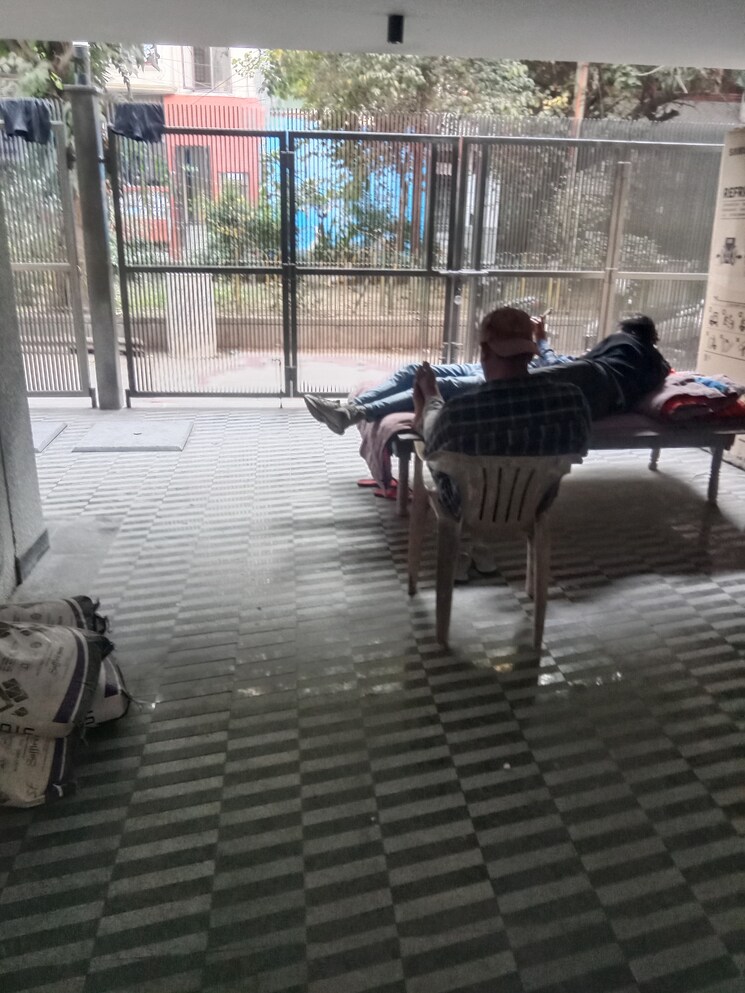 Gym, jangpura 3.5 Bedroom 200 Sq.Yd. Builder Floor In Jangpura Delhi 7885195