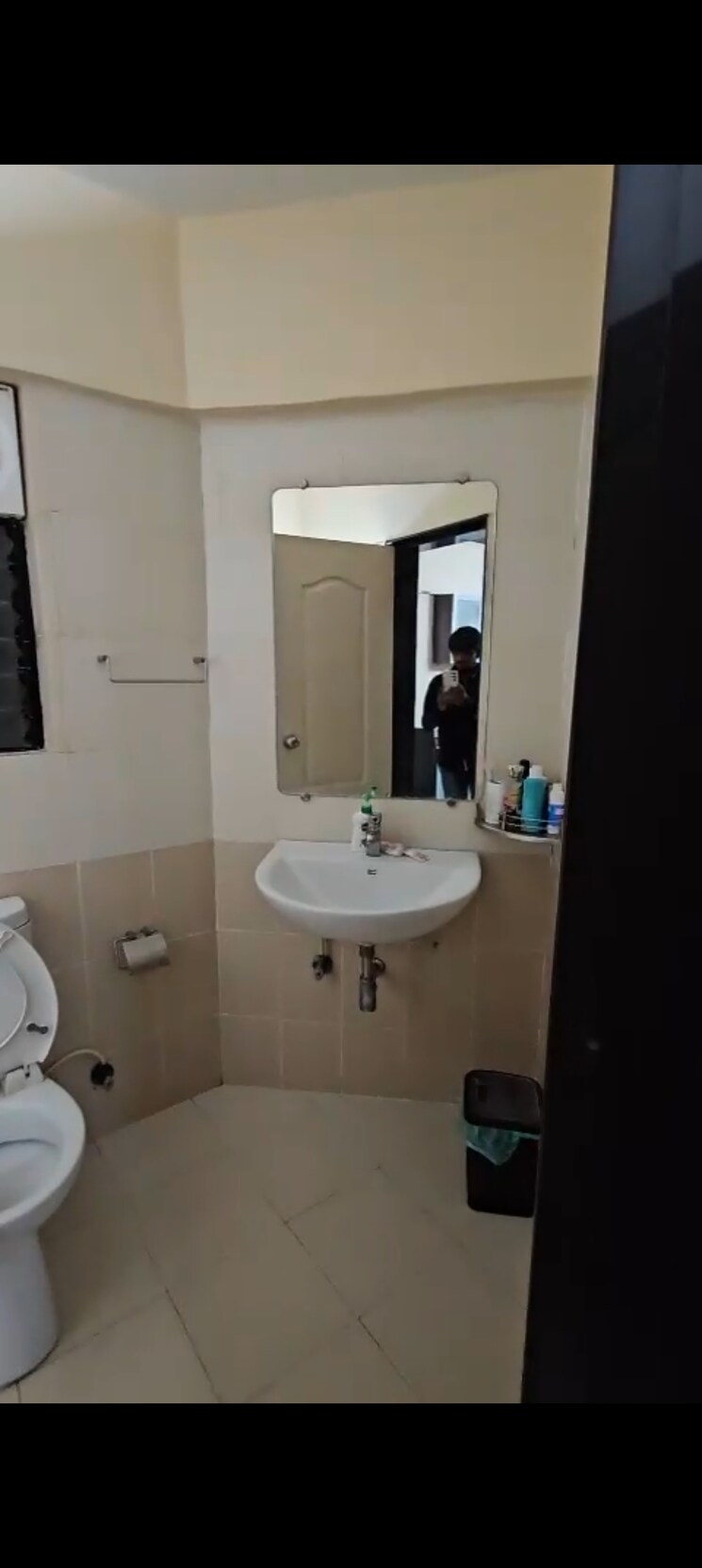 Bathroom, lms-finswell-woods 2 Bedroom 850 Sq.Ft. Apartment In Viman Nagar Pune 7885256